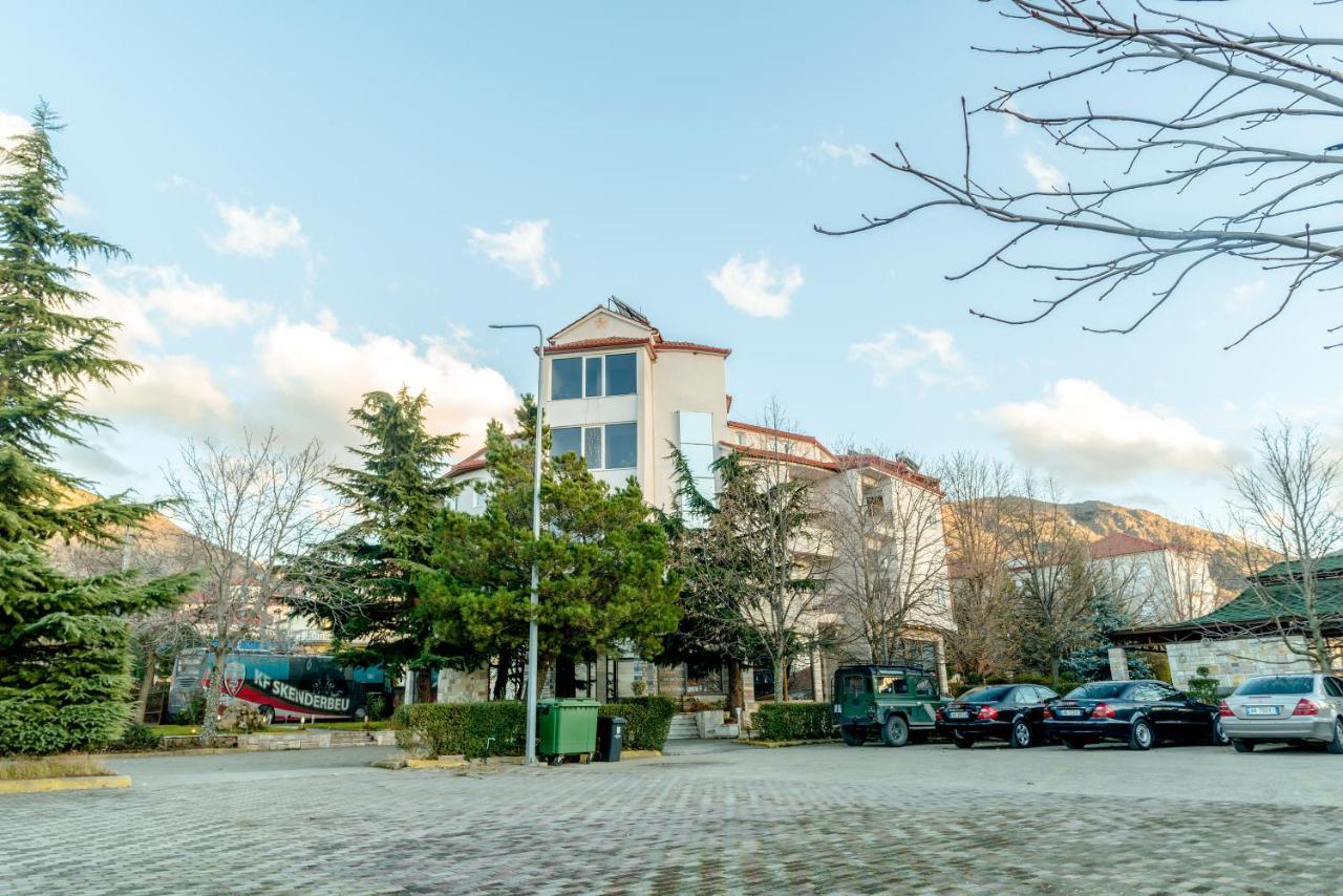 קורצ'ה Hotel George מראה חיצוני תמונה