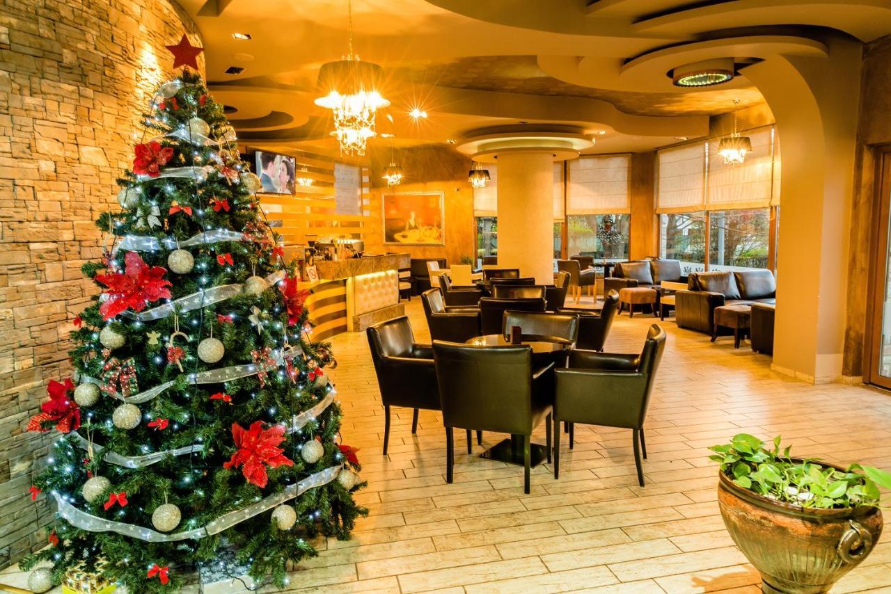 קורצ'ה Hotel George מראה חיצוני תמונה