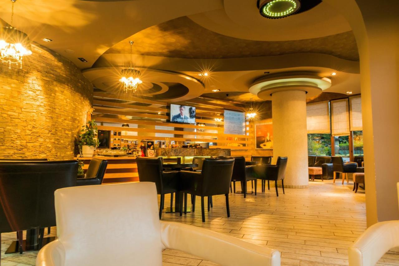 קורצ'ה Hotel George מראה חיצוני תמונה