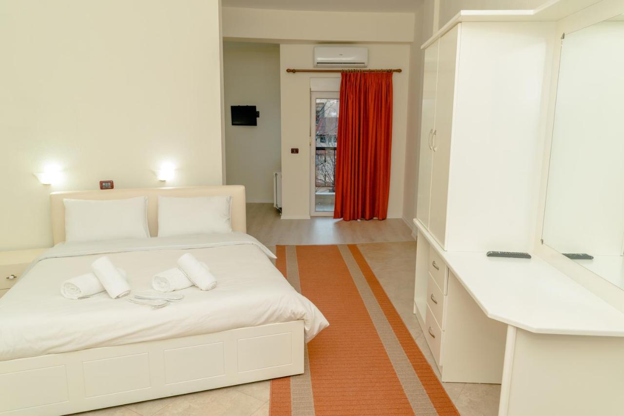 קורצ'ה Hotel George מראה חיצוני תמונה