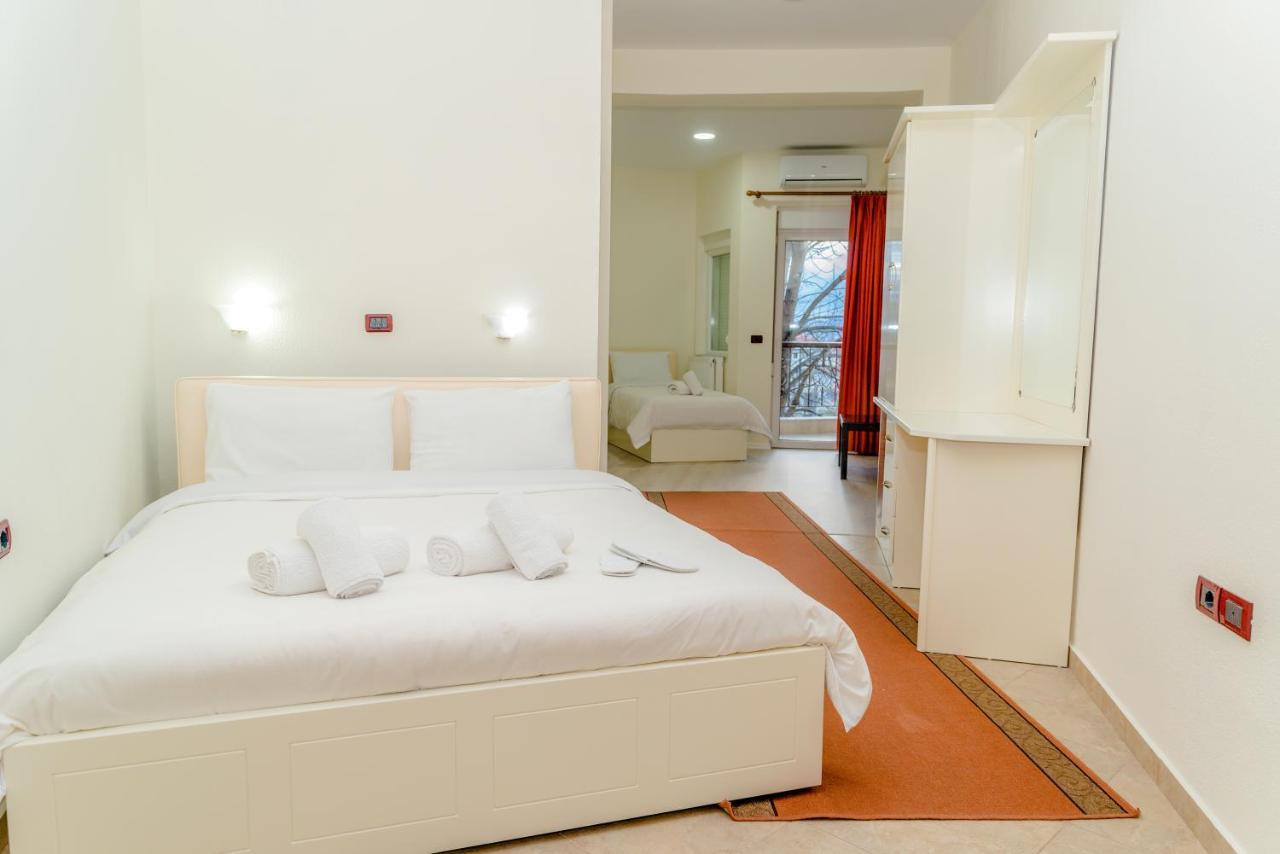 קורצ'ה Hotel George מראה חיצוני תמונה