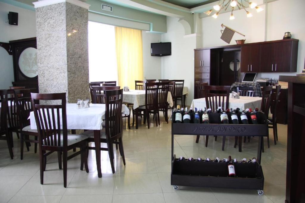 קורצ'ה Hotel George מראה חיצוני תמונה