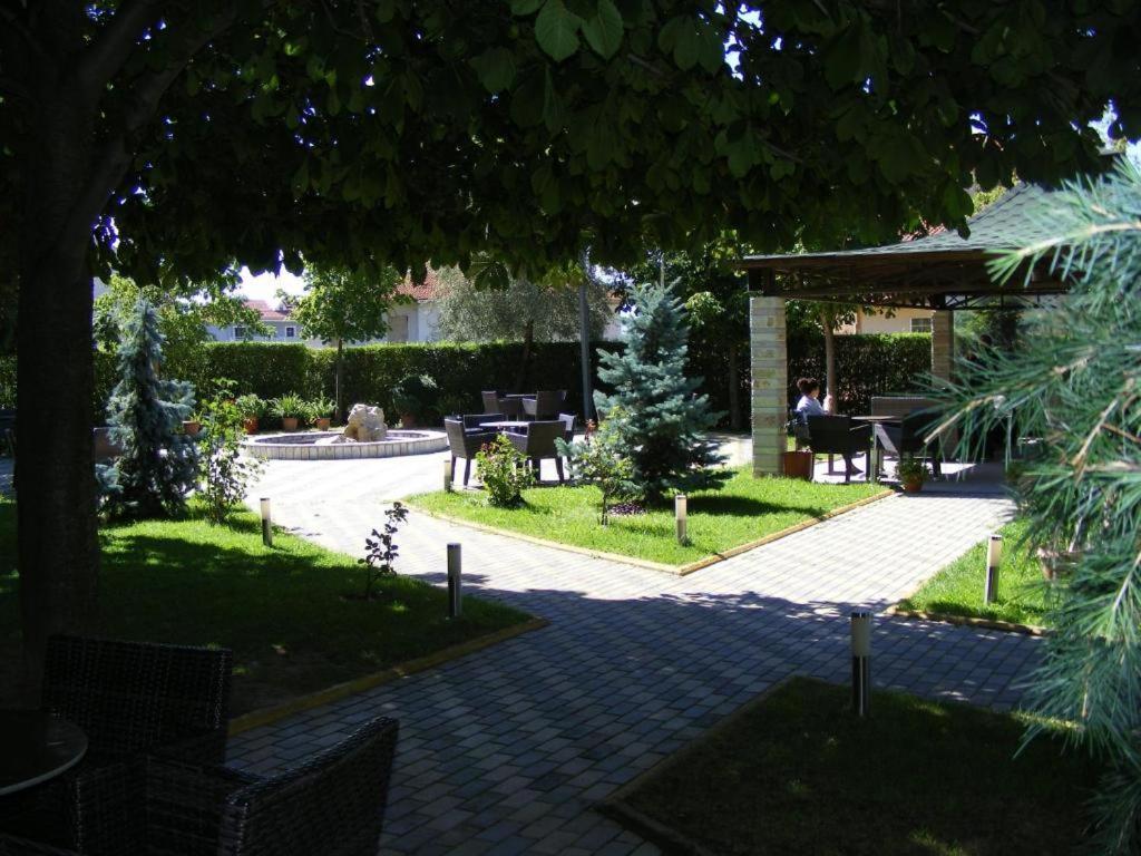 קורצ'ה Hotel George מראה חיצוני תמונה