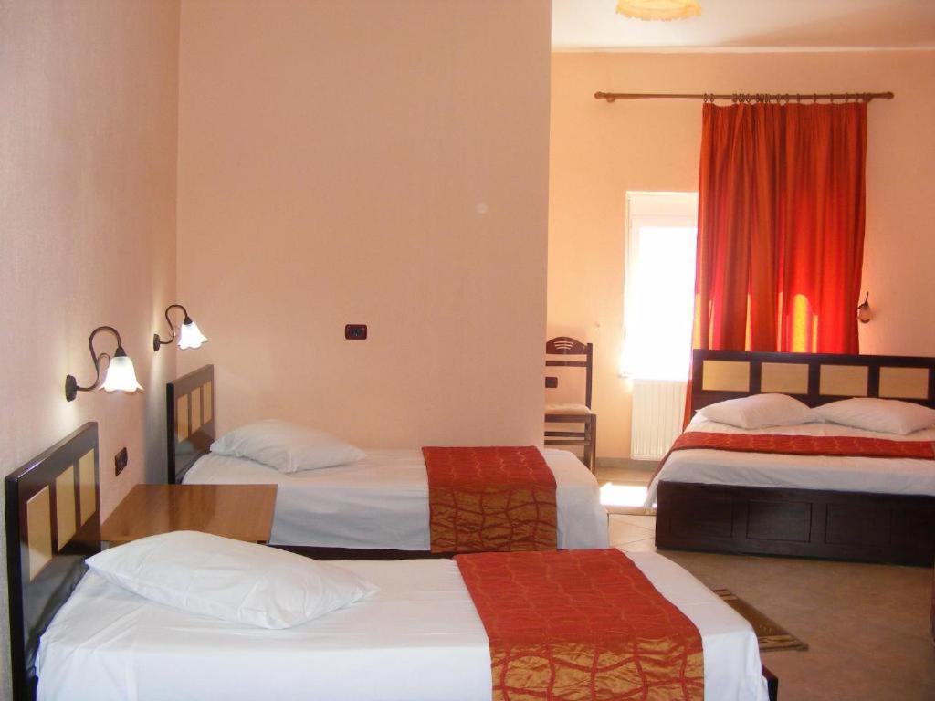 קורצ'ה Hotel George מראה חיצוני תמונה