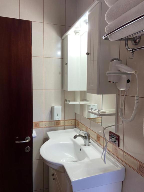 קורצ'ה Hotel George מראה חיצוני תמונה