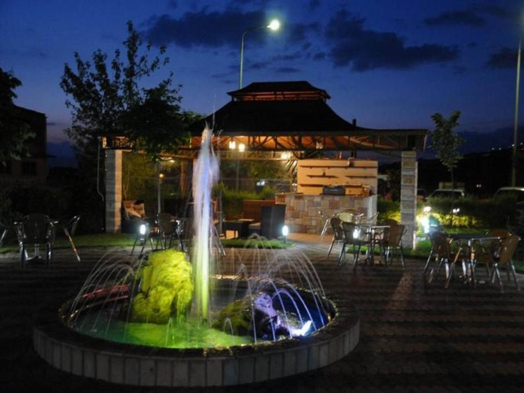 קורצ'ה Hotel George מראה חיצוני תמונה