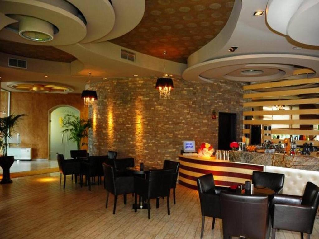 קורצ'ה Hotel George מראה חיצוני תמונה